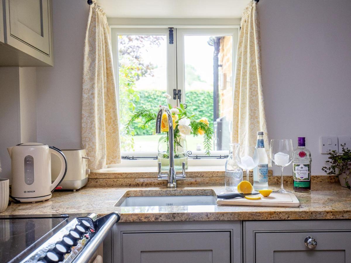 Climbing Rose Cottage - Dog Friendly - Peaceful Cotswold Cottage Adlestrop ภายนอก รูปภาพ